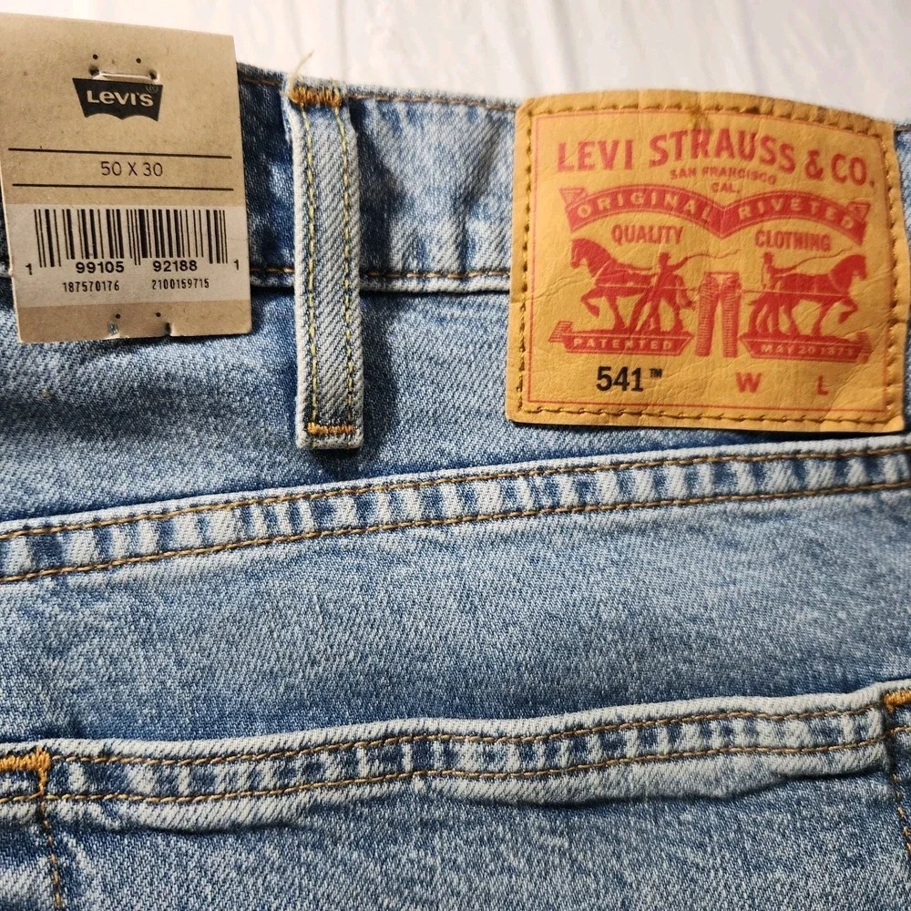 Levi's 541 Mens Jeans Light Wash Size 50 x 30 Blue Denim NWT
